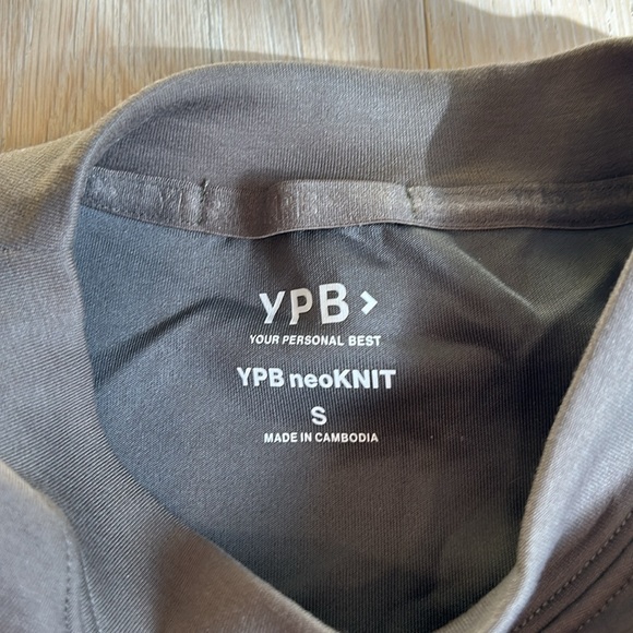 Abercrombie and fitch YPB neoKNIT Relaxed Crew in dark brown size s - Picture 4 of 4